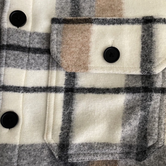 NWT H M Cream Plaid Fleece Felted Button Front Relaxed Fit Overshirt Men Size S - Picture 8 of 9